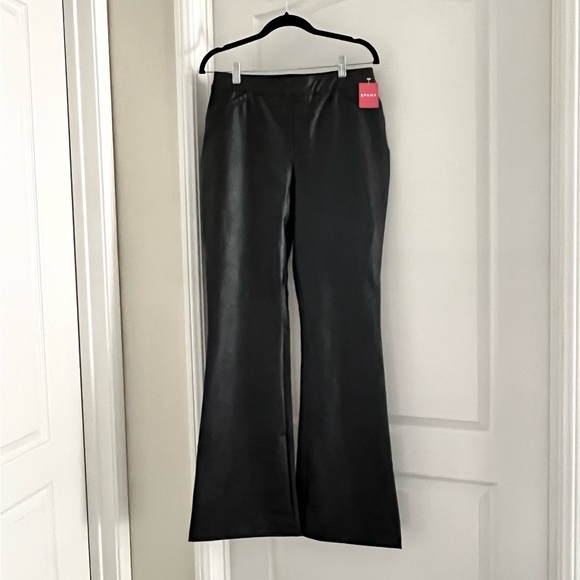 NWT SPANX! Leather-Like Flare Pant Legging Faux Leather Black Size: XL - Picture 4 of 11